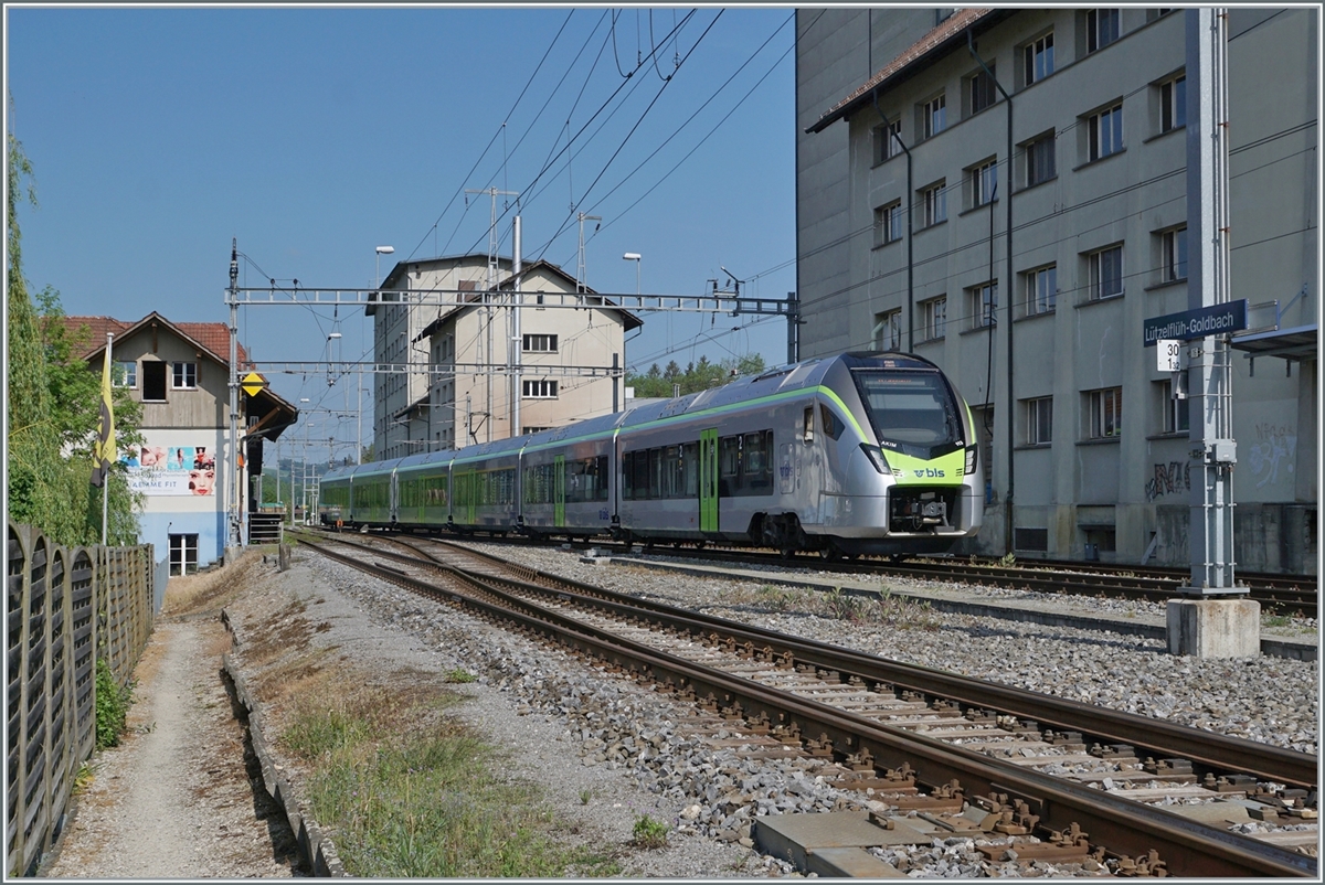 A new BLS RABe 528  Mika  arrives at Goldbach Lützelflüeh train station from Burgdorf.

May 14, 2022