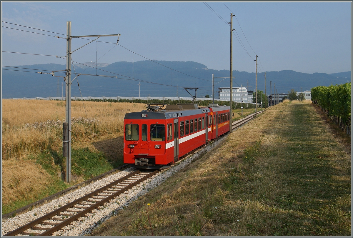 A NStCM local train between La Vuarpillière and Les Plantaz.
06.07.2015