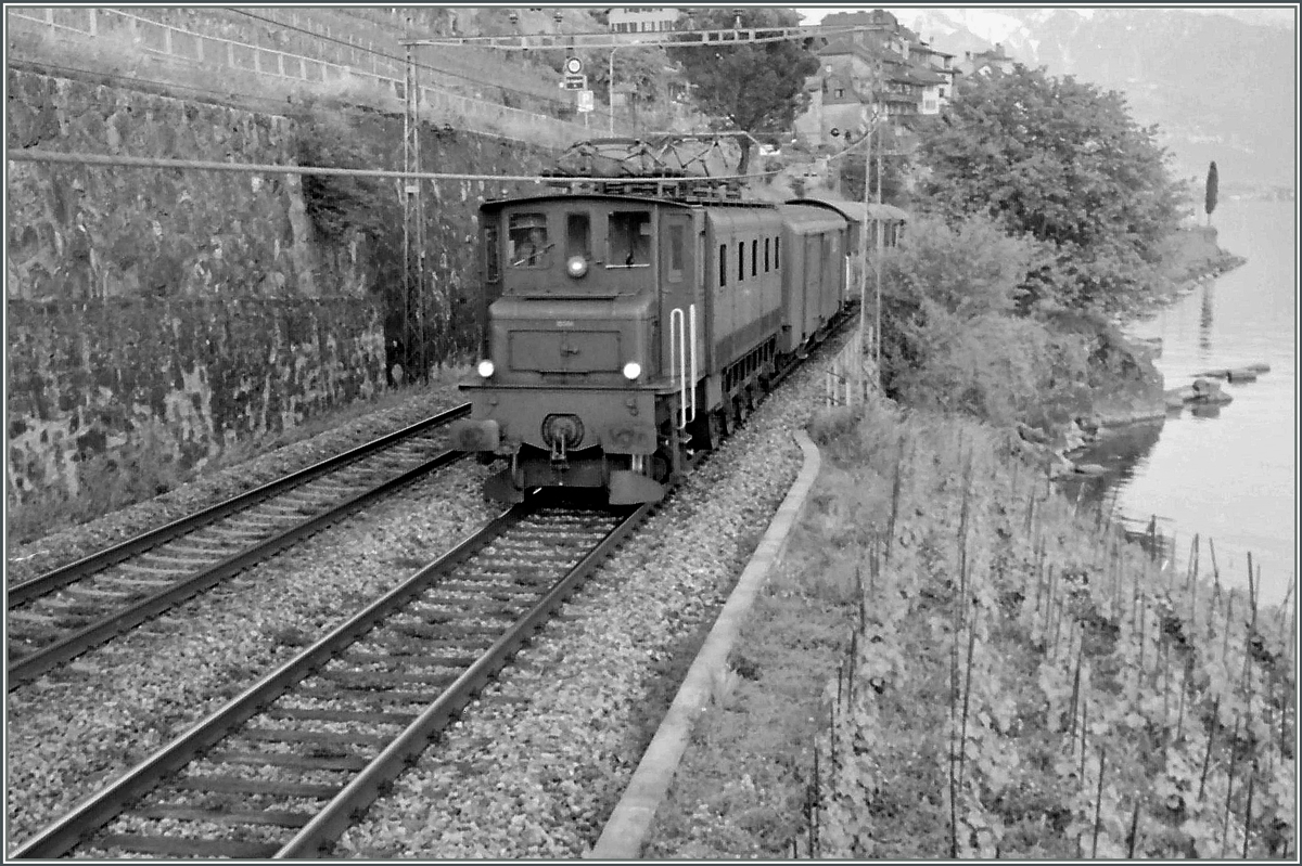 A old analog picture with a Ae 4/7 by St Saphorin.
Summer 1995