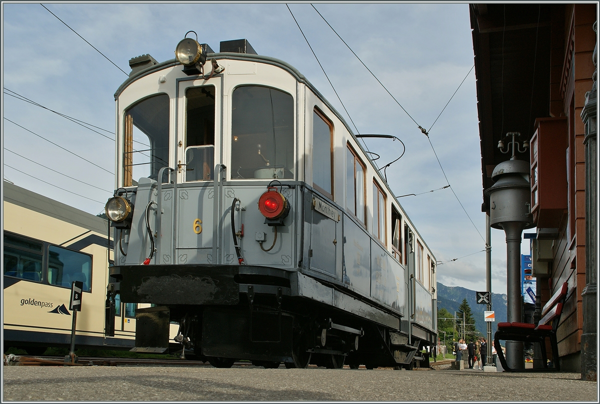 A old AOMC train by the B-C in Blonay.
12.06.2011