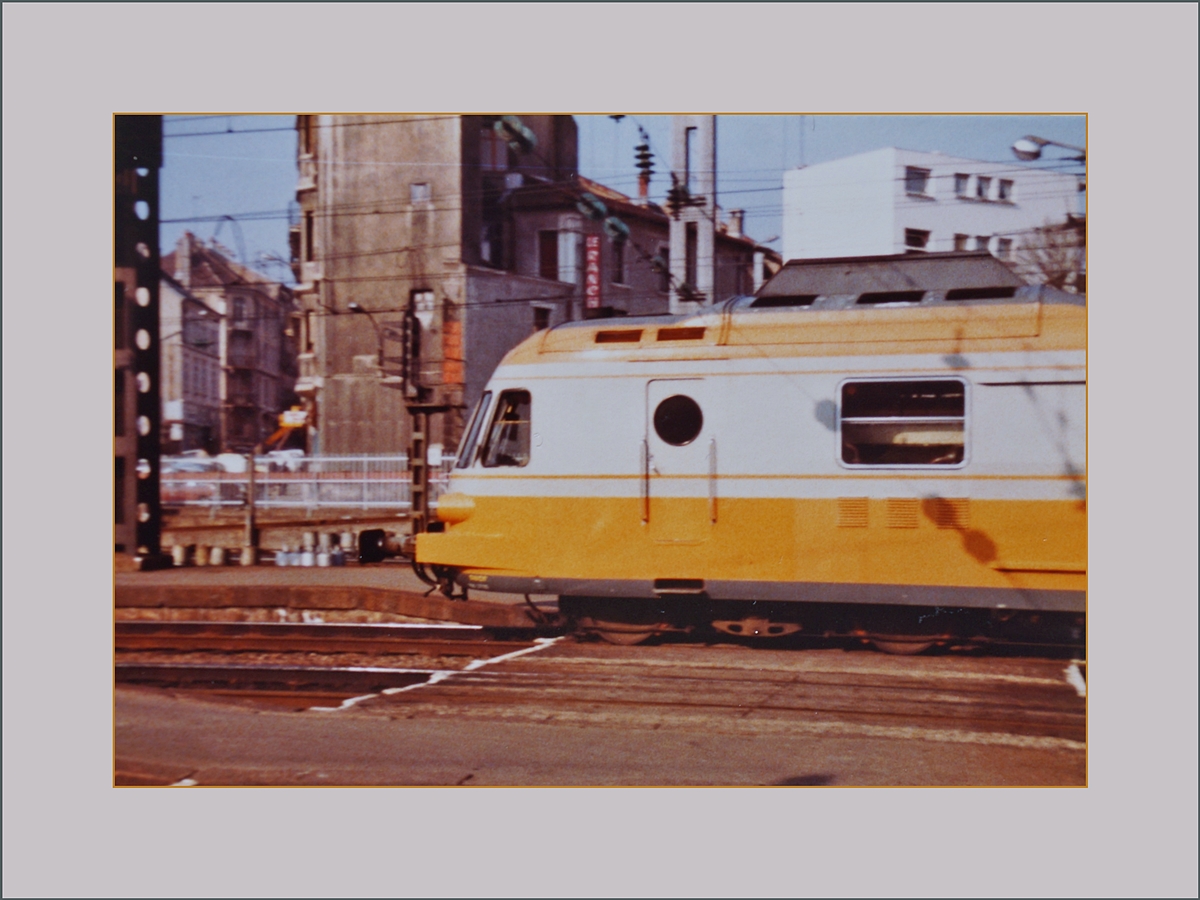 A part of the SNCF X 2720 power car. 

Belfort, the 14.04.1984 