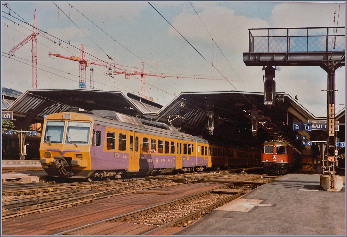 A RABDe 8/16 Chiquita in the Zurich Main Station.
1200 px. version
10.09.1984
