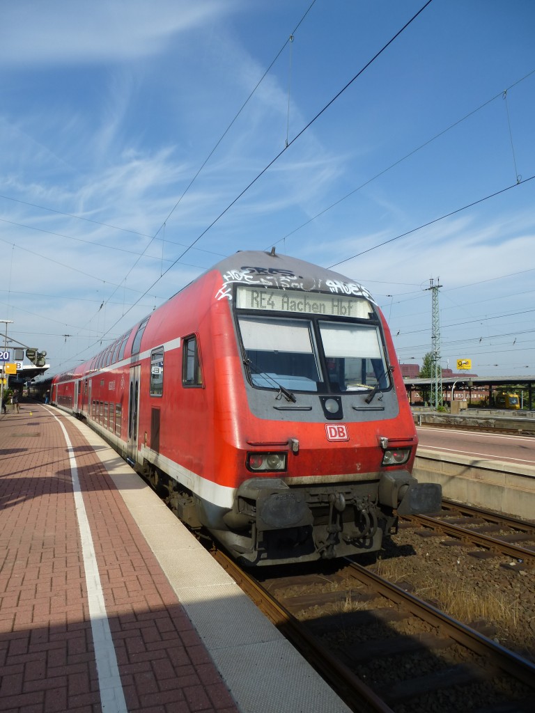 A RE4 is standing in Dortmund main station on August 21st 2013.