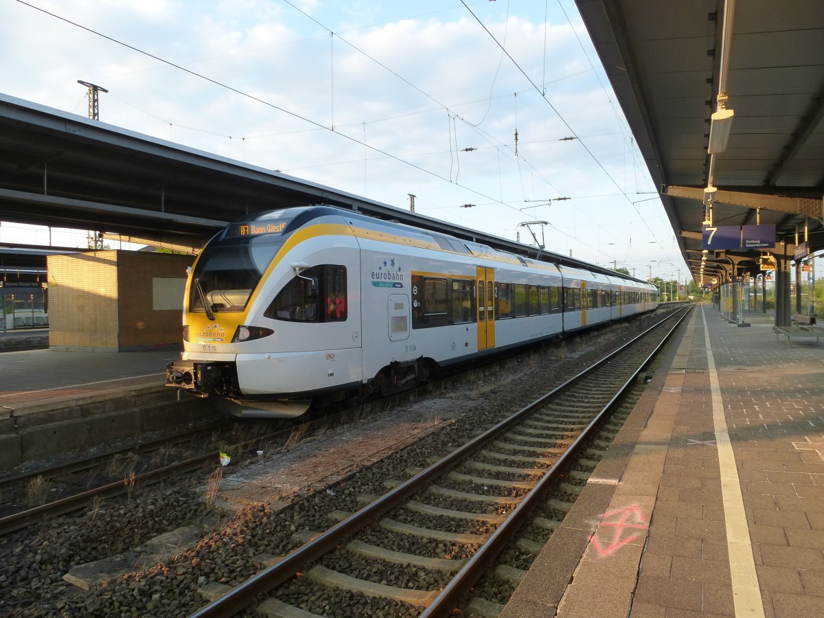 A RE7 is standing in Wanne-Eickel main station on August 20th 2013.