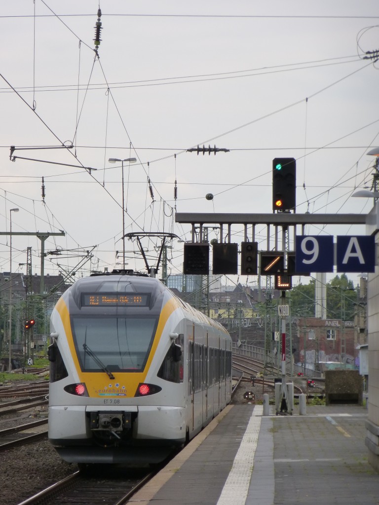 A RE9 to Hamm (Westfalen) is leaving Düsseldorf main station on August 20th 2013.