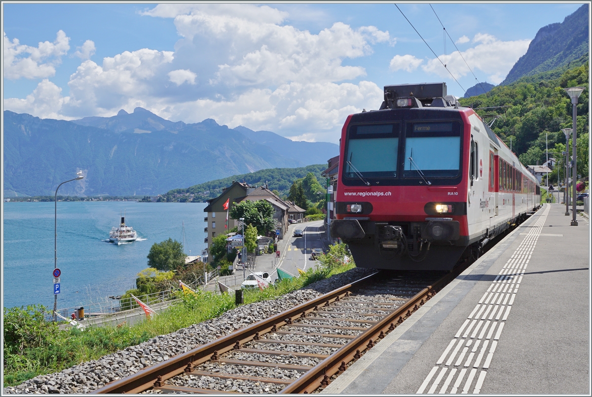 A Region Alpes RBDe 560  Domino  coming from Brig is arriving at St Gingolph. 

30.07.2022