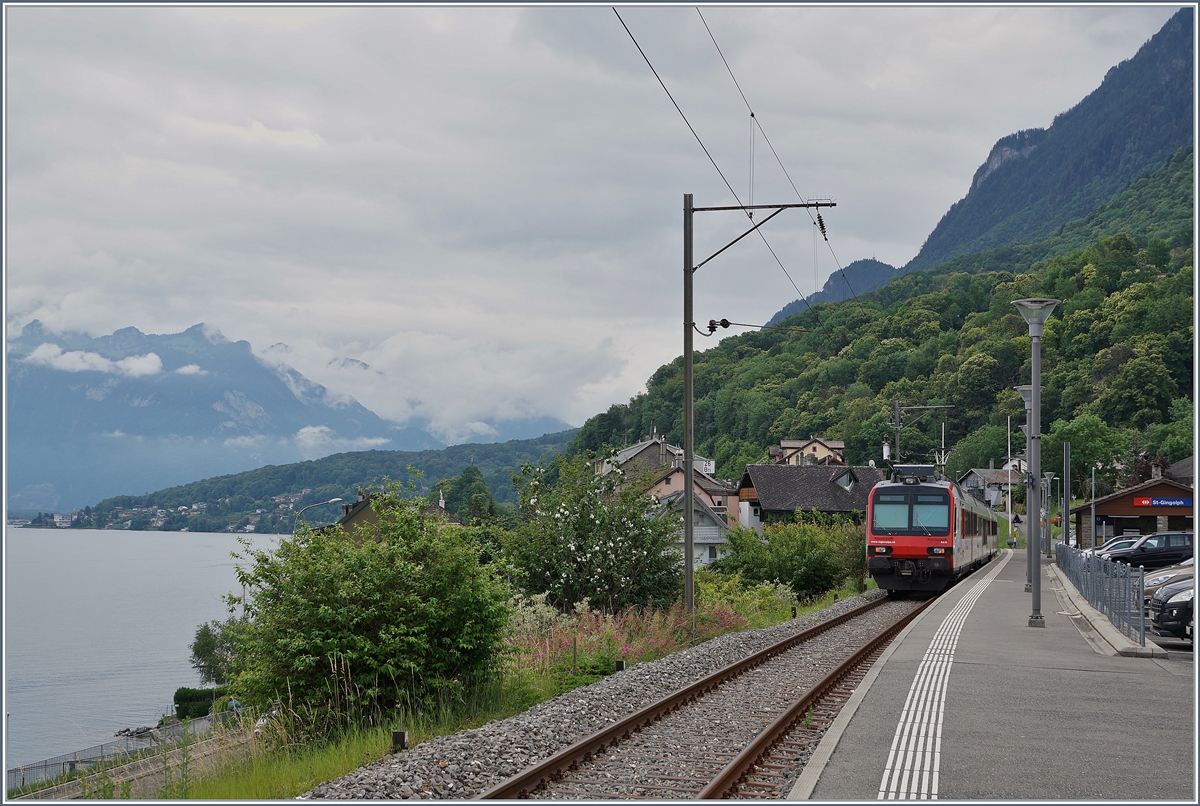 A Region Alps Domino in St-Gingolph (Suiss) is waiting his departure to Brig. 

15.06.2020