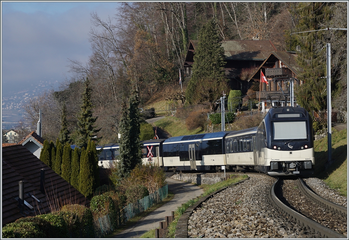 A regional train is on its way from Zweisimen to Montreux near Chernex, pushed by the MOB Alpina Series 9000 Be 4/4 9203.
December 17, 2023