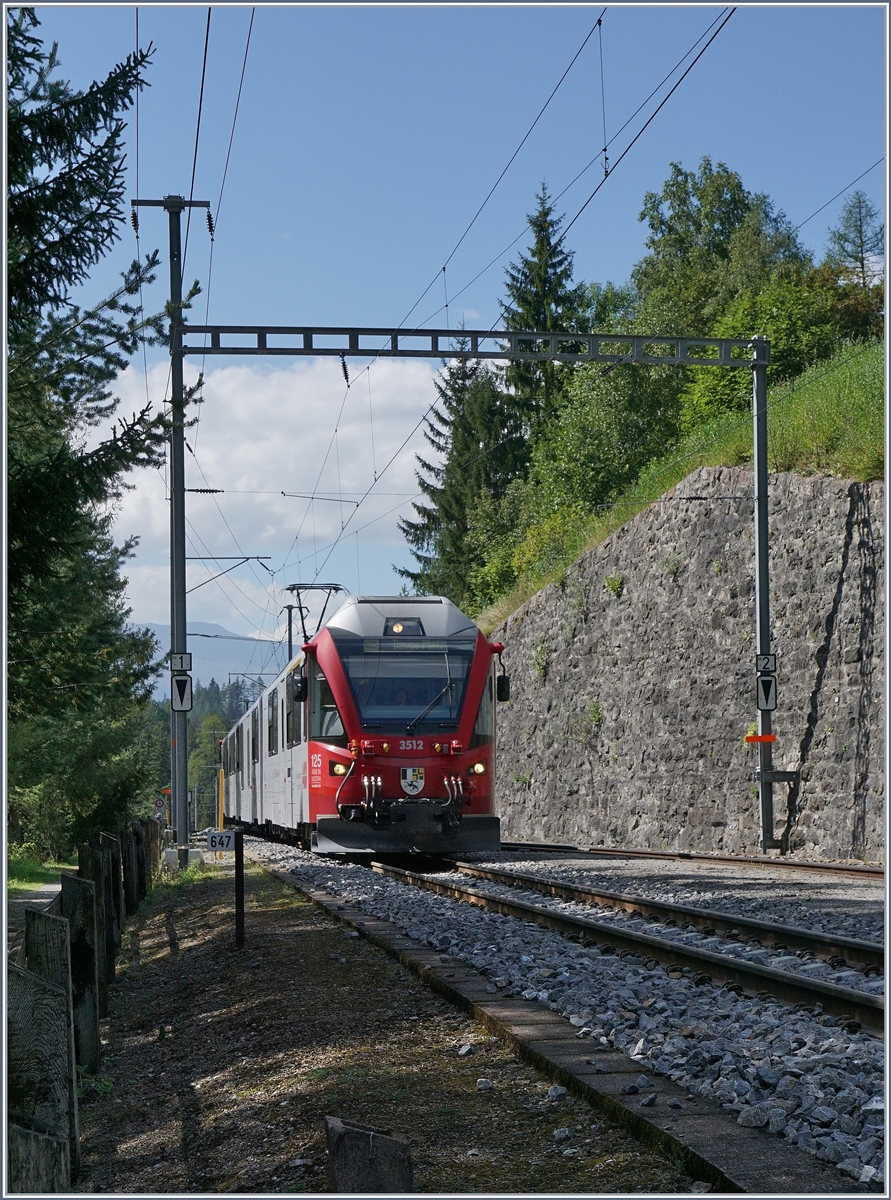 A RhB  Allegro  in Wiesen on the way from Filisur to Davos.

12.09.2016 