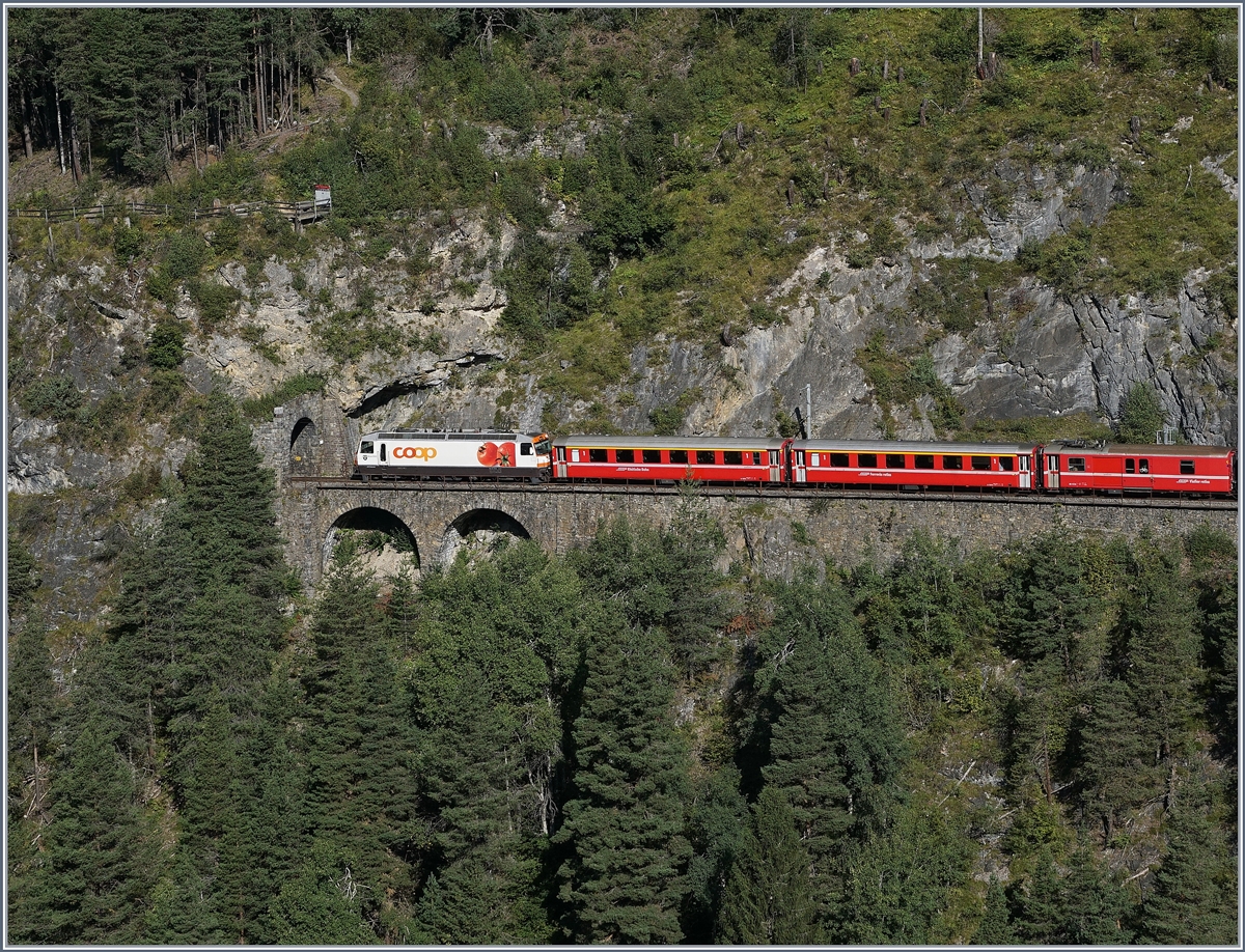 A RhB Fast-Train Service from St Moritz to Chur near Filisur.
12.09.2016