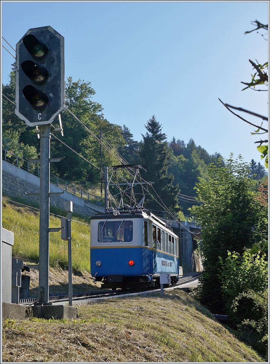 A Rochers de Naye Beh 2/4 in Caux on the way to the Rochers de Naye. 

01.07.2018