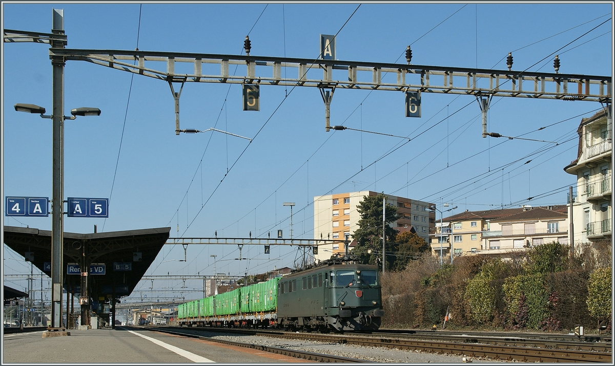 A SBB Ae 6/6 in Renens VD. 
02.03.2012