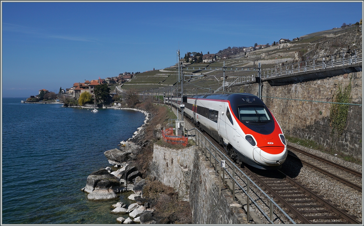 A SBB ETR 610 from Milano to Geneva by St Saphorin.
26.03.2016