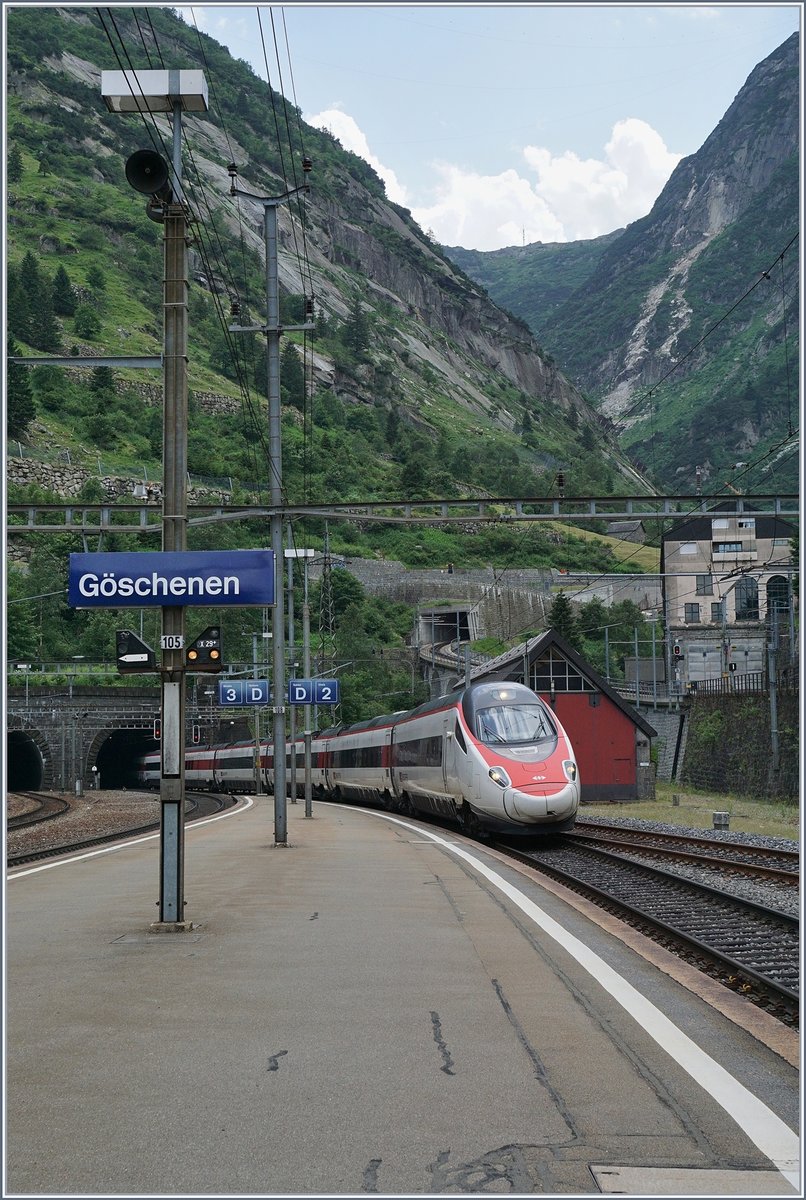 A SBB ETR 610 in Göschenen.
21.07.2016