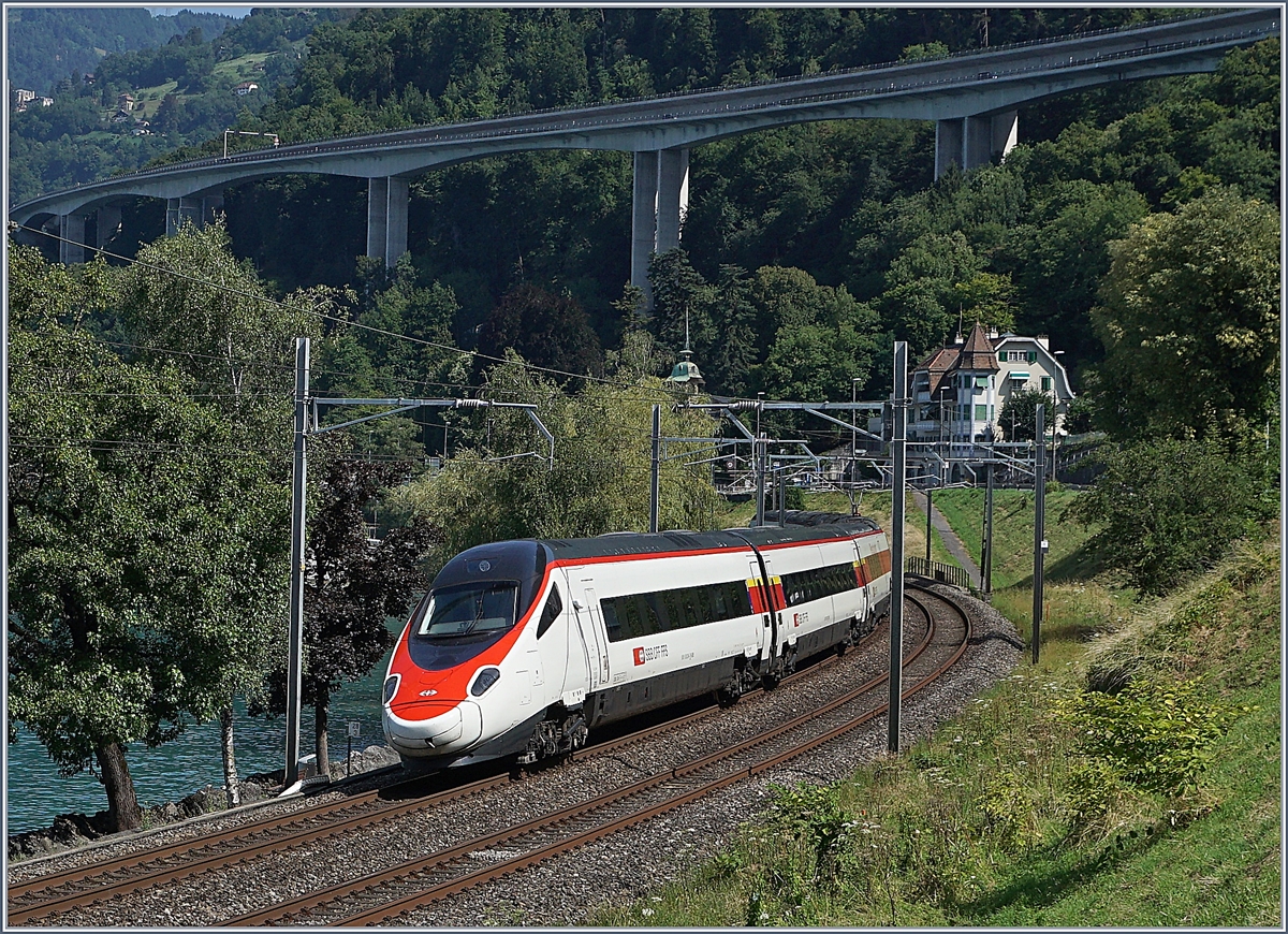 A SBB ETR 610 near Villeneuve.
02.08.2017