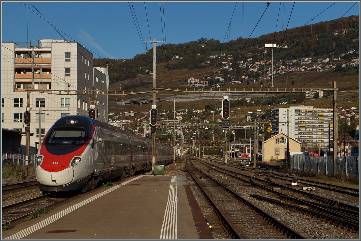 A SBB ETR 610 on the way to Venezia in Vevey.
02.11.2014