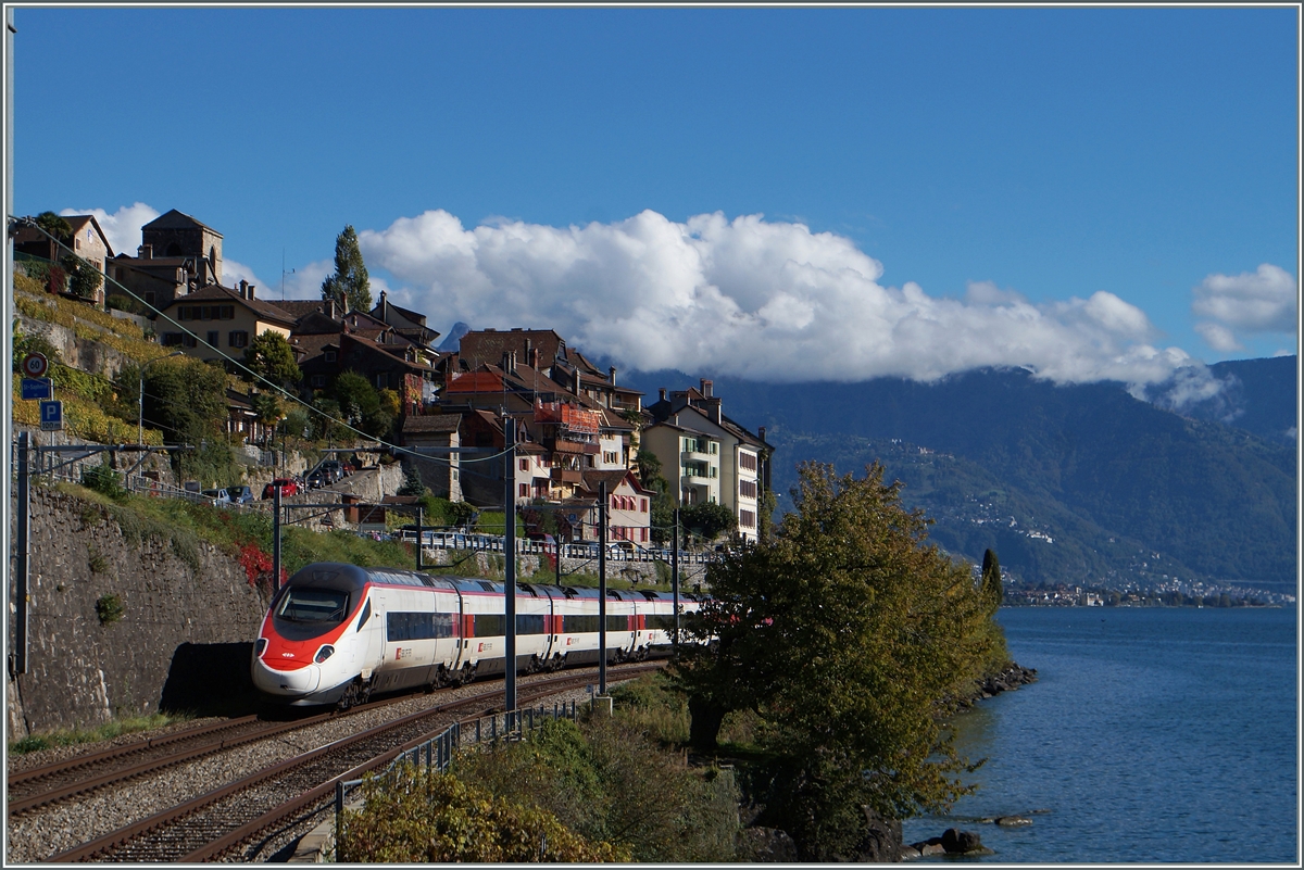 A SBB ETR 610 on the way to Milano by St Saphorin. 17.10.2014