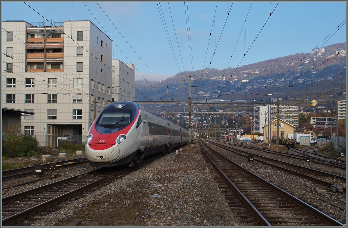 A sBB ETR 610 on the way to Venezia in Vevey.
01.11.2015