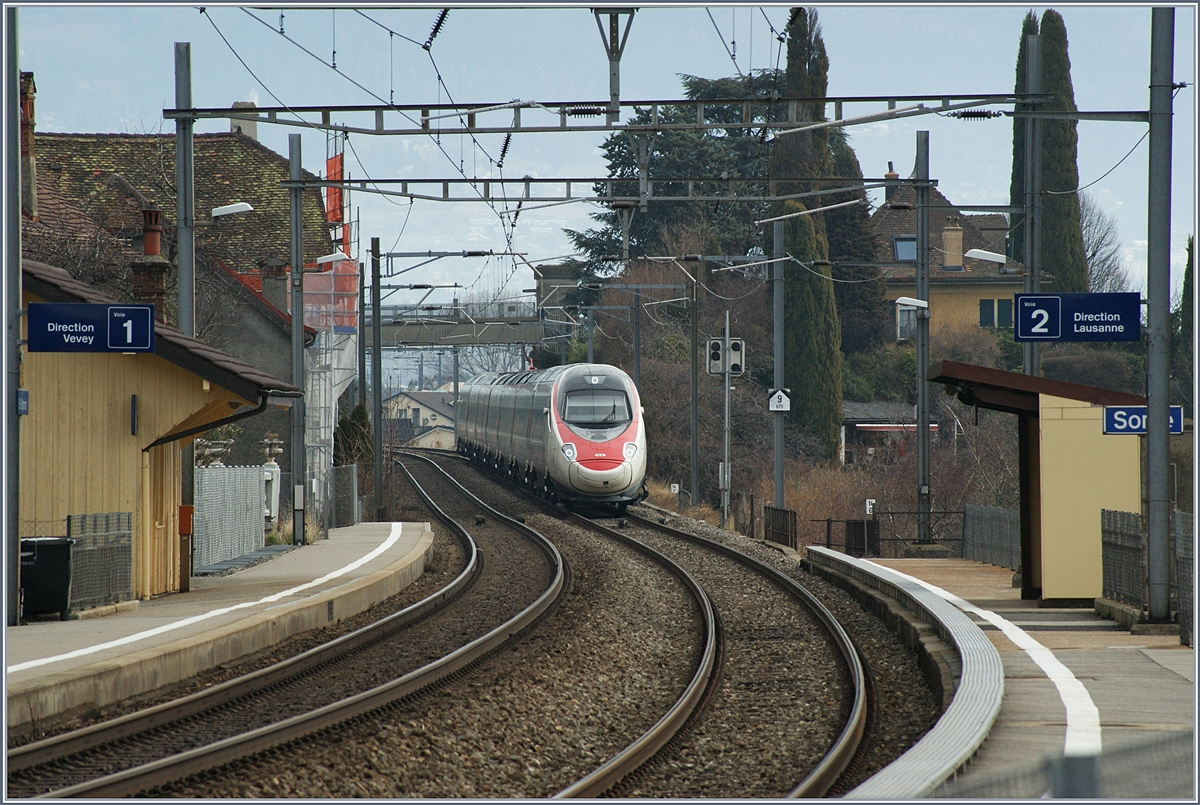 A SBB ETR 610 (RABe 503) from Milan to Geneva by St Saphorin.
04.03.2017