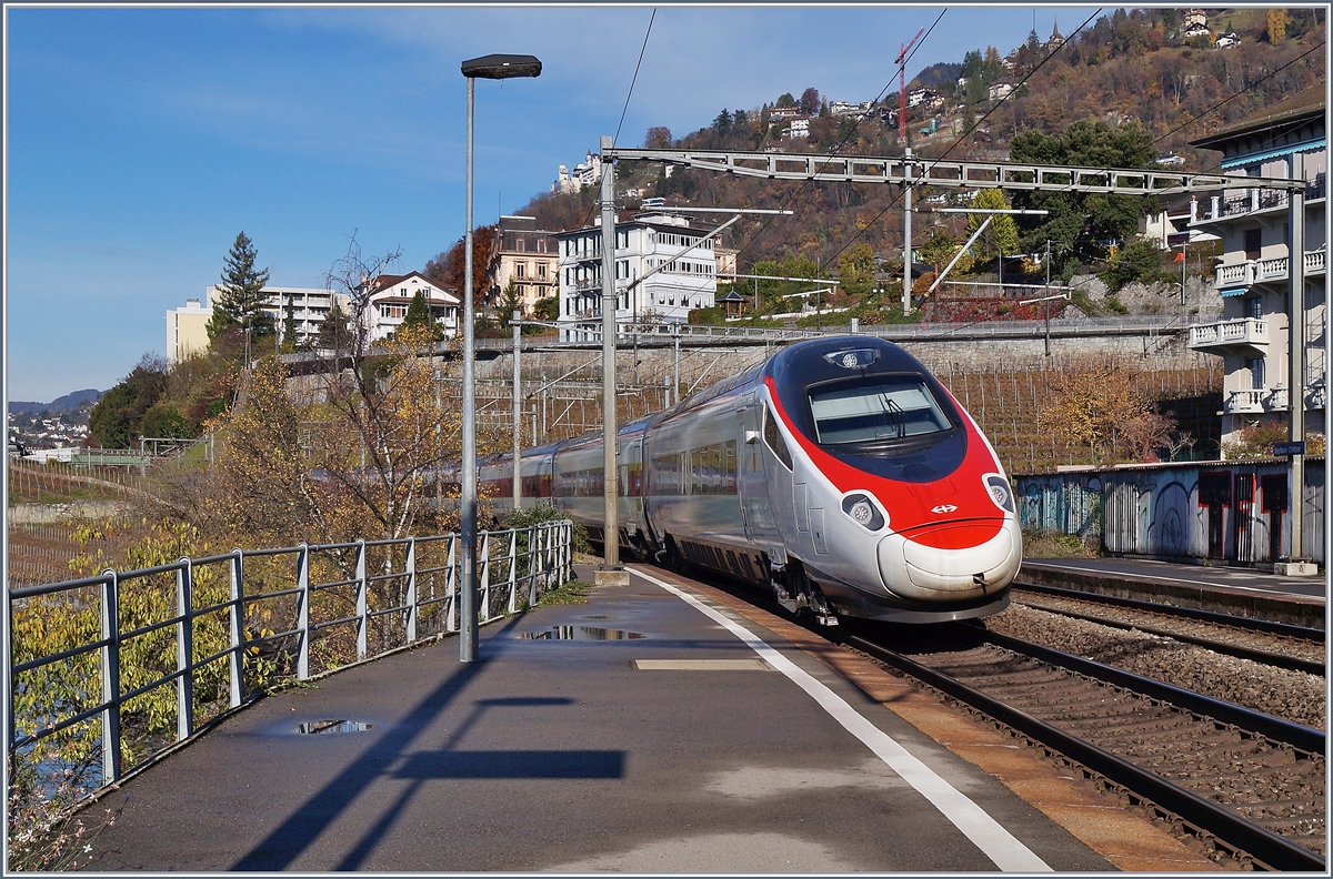 A SBB ETR 610 (RABe 502) on the way to Geneva by the Veytaux-Chillon Station. 

20.11.2017