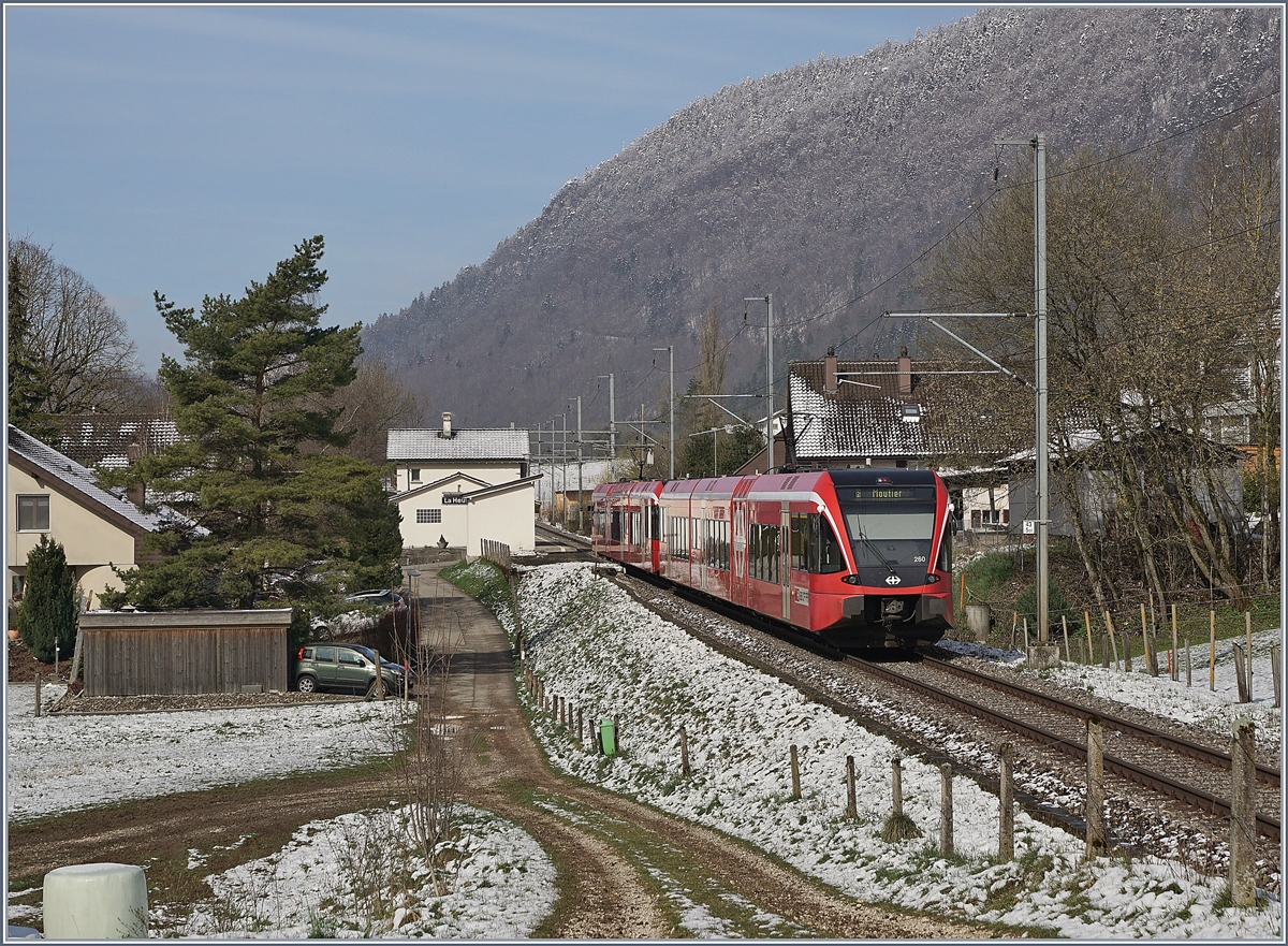 A SBB GTW RABe 526 240 to Moutier and an other one on the way to La Chaux-de Fonds by La Heutte.

05.04.2019 