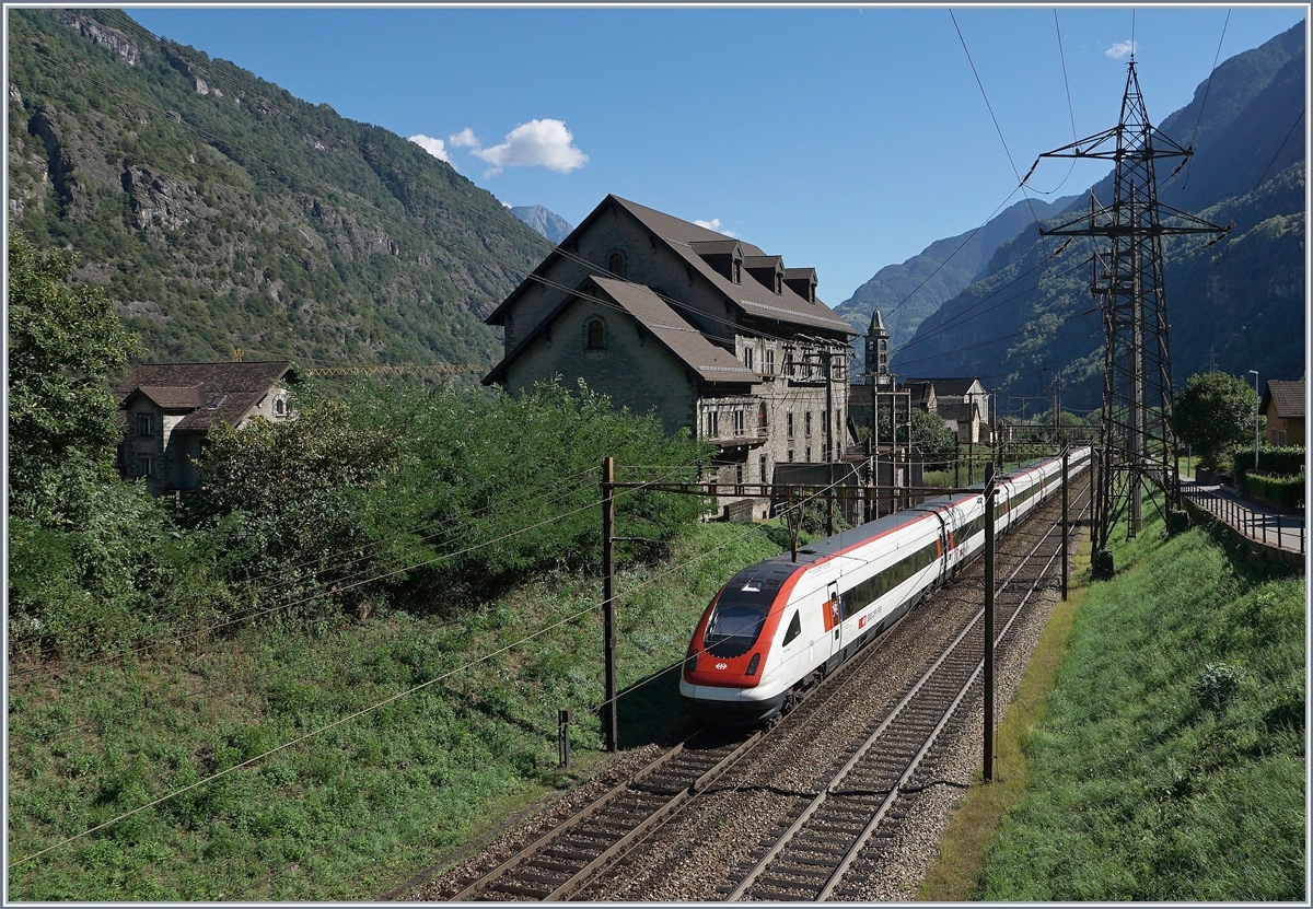 A SBB ICN on the way to Lugano by Giornico.
07.09.2016