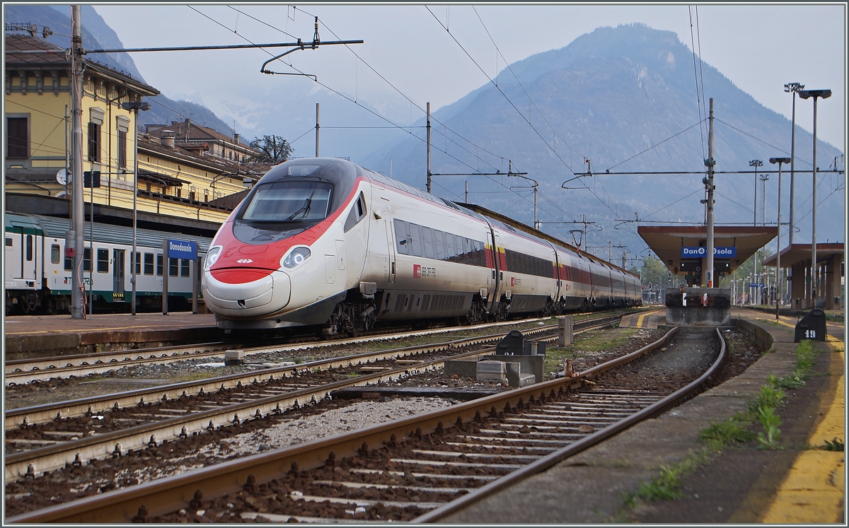 A SBB RABDe 503 in Domodossola. 
11.04.2015