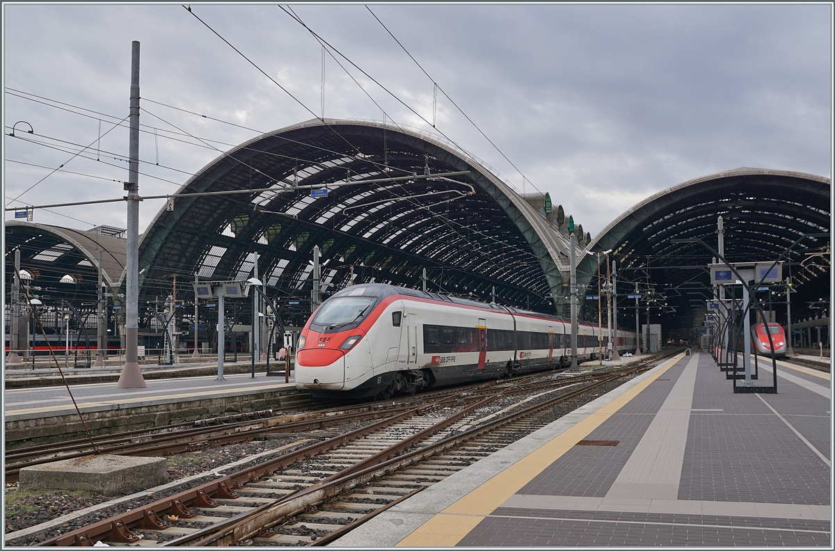 A SBB RABe 501  Giruno  on the way from Zürich to Venezia is leaving Milano Centrale.

08.11.2022