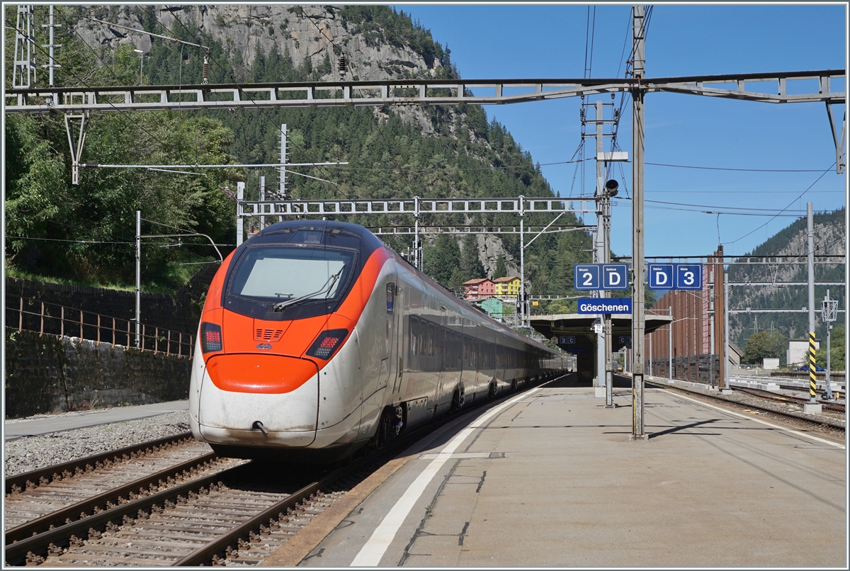 A SBB RABe 501  Giruno  in Göschenen. This is the IC2 Service 10680 from Lugnao to Basel. 

04.09.2023