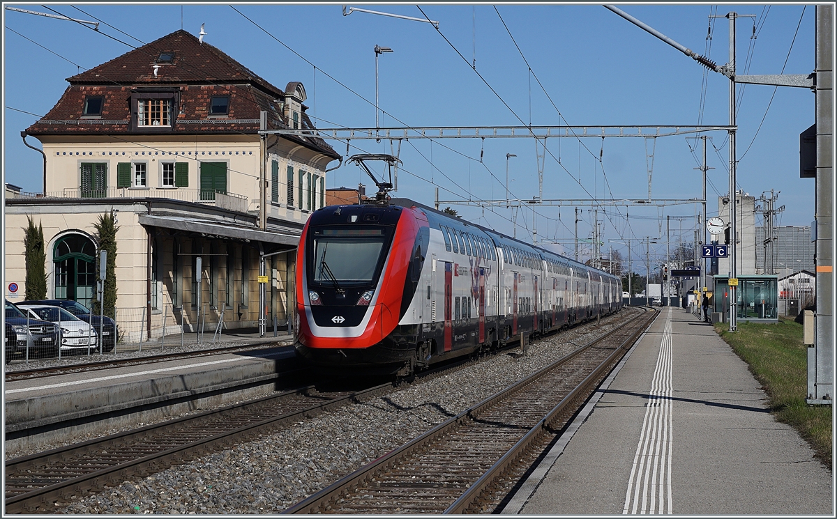 A SBB RABe 502  Twindexx  on the way from Chur to Zürich (via Rheintal - St.Gallen) in Rheineck.

23.03.2021