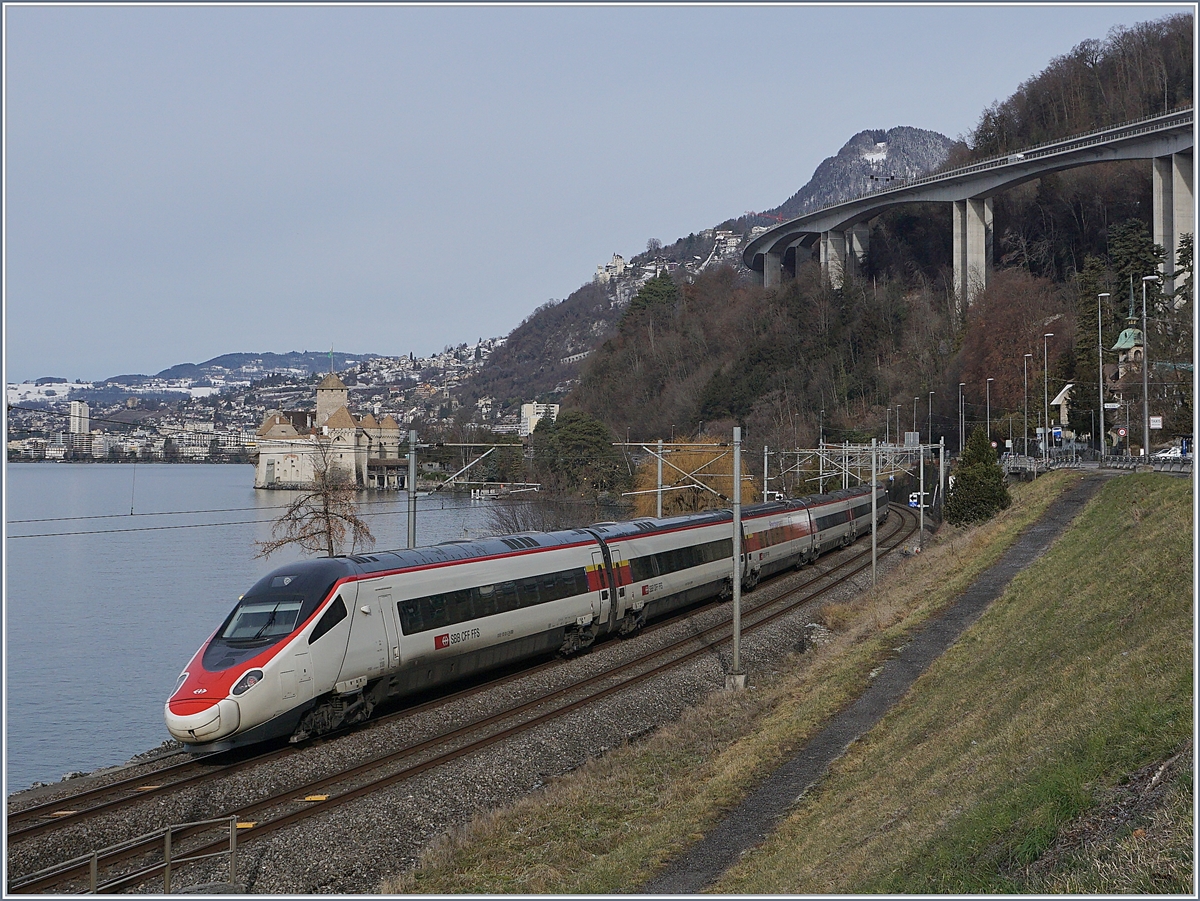 A SBB RABe 503 ETR 610 near Villeneuve, in the background the Castle of Chillon.
29.12.2017