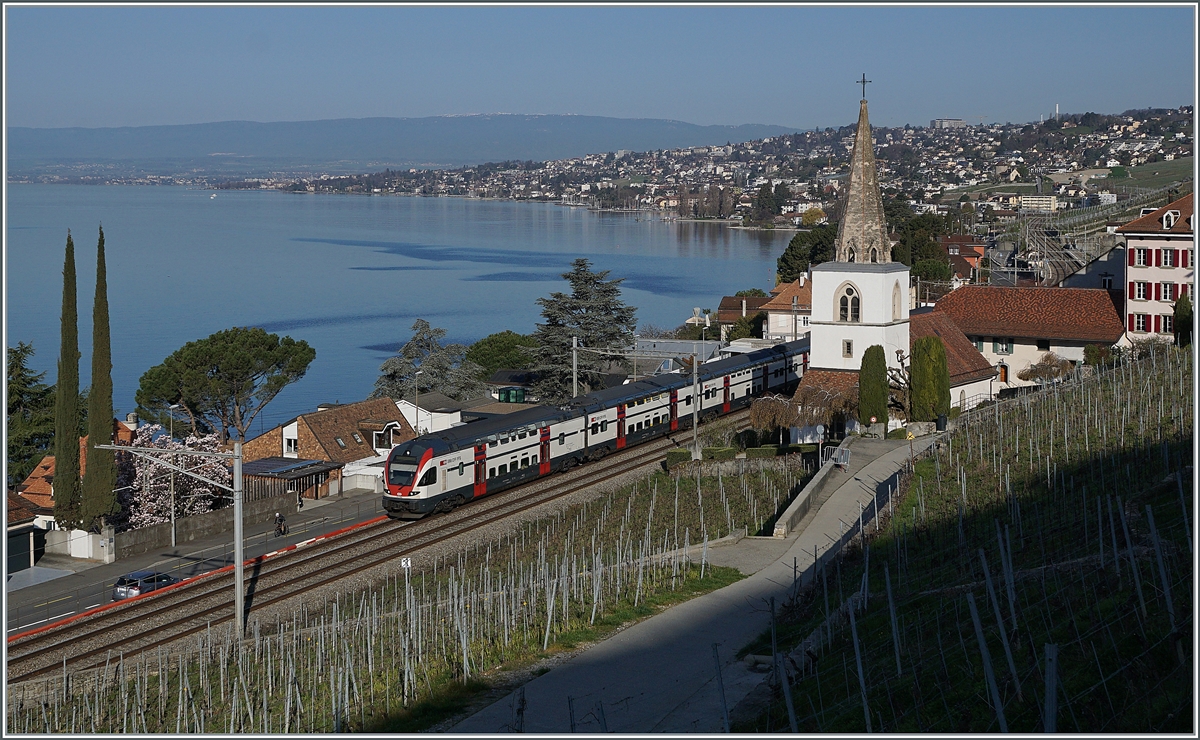 A SBB RABe 511 on the way to Annemasse by Villete VD. 

01.04.2021