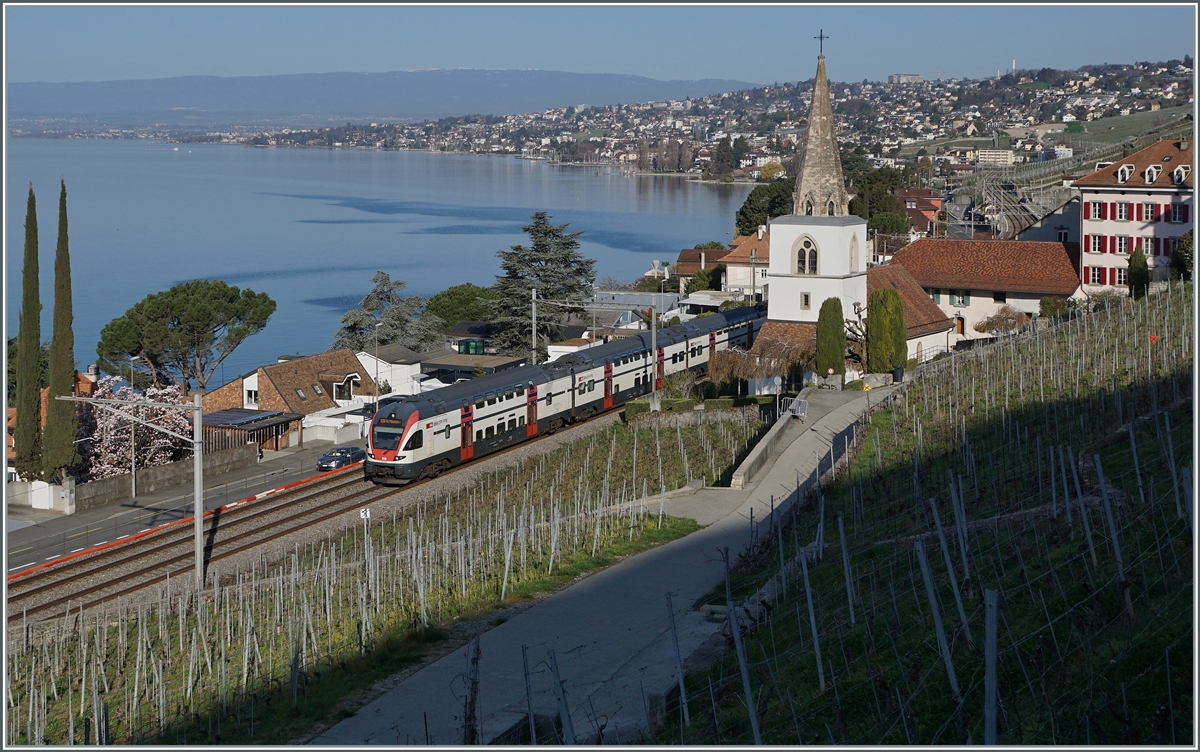 A SBB RABe 511 on the way from Annemasse to St Maurice by Villette VD. 

01.04.2021

