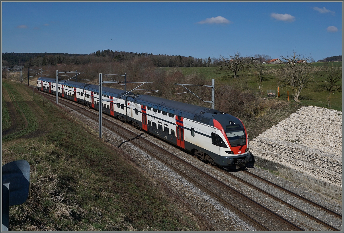 A SBB RABe 511 to Geneva by Palézieux.
26.03.2016