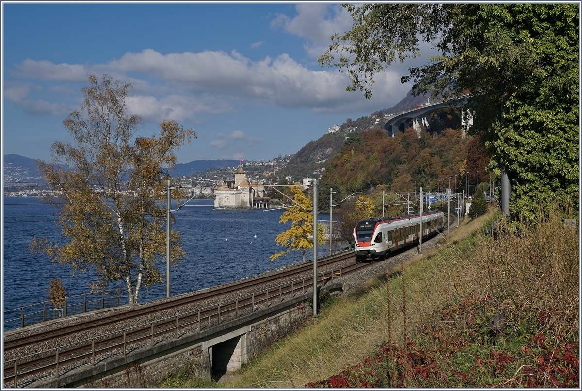 A SBB RABe 523 near the Castel of Chillon.
03.11.2016