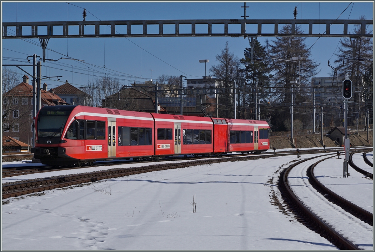 A SBB RABe 526 on the way to Biel/Bienne in La Chaux de Fonds.
18.03.2016