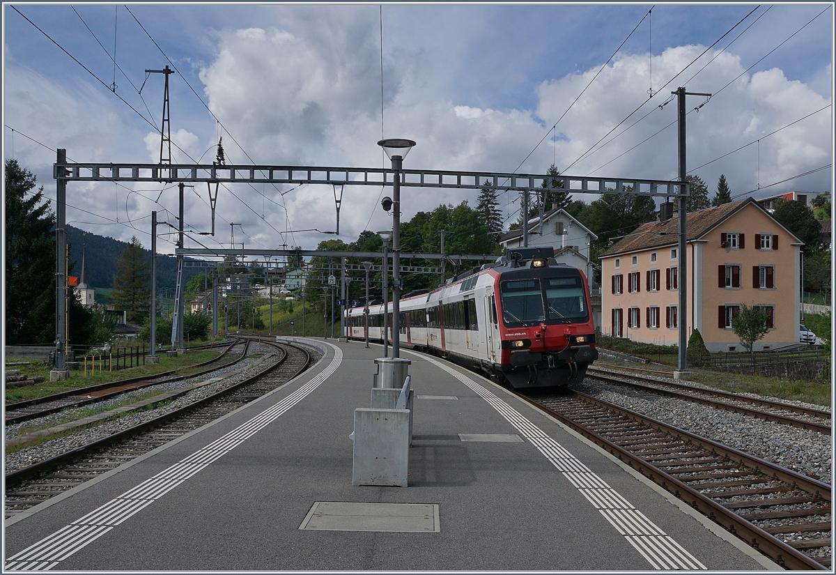 A SBB RBDe 560 Domino to Neuchâtel in Travers.

13.08.2019 
