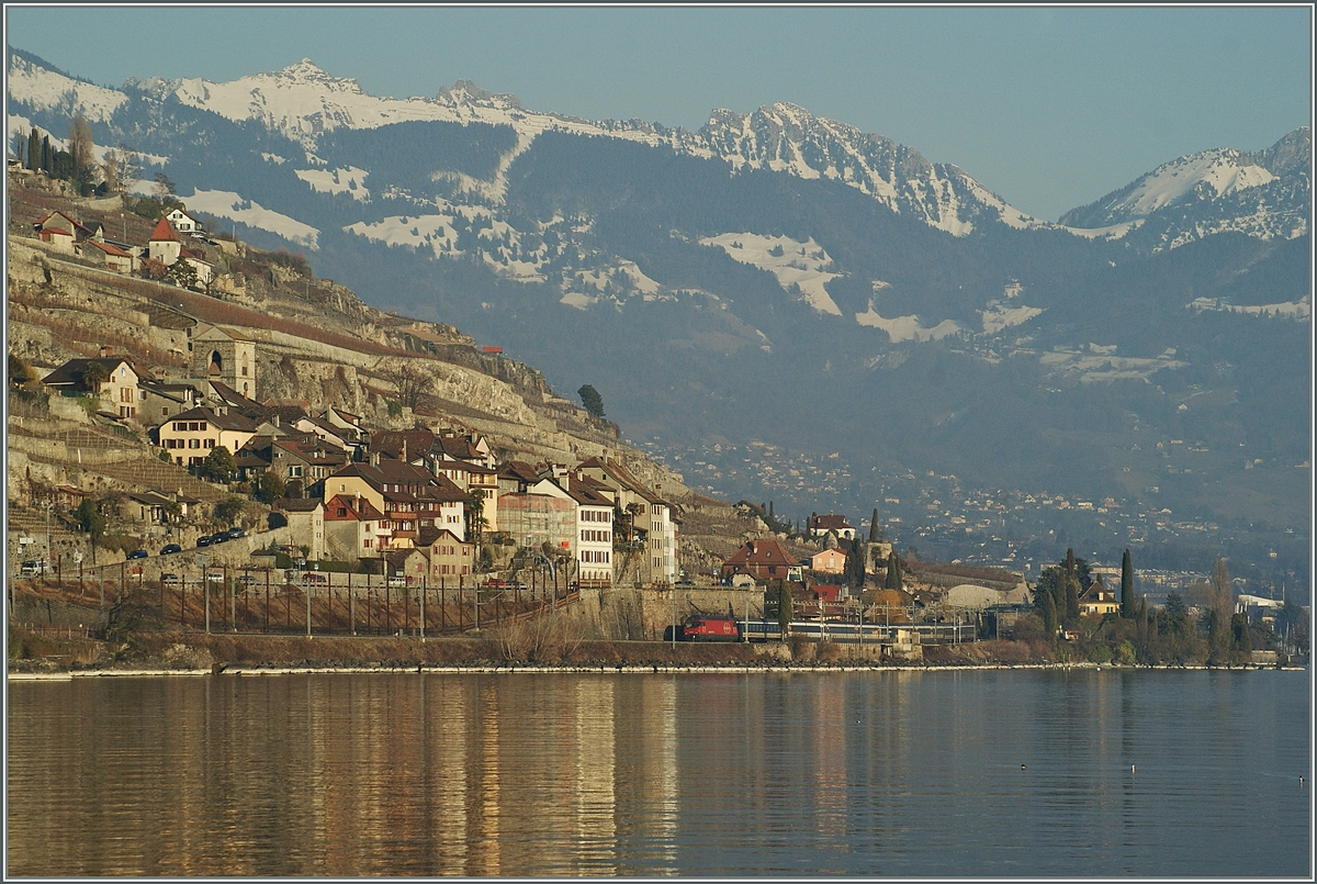 A SBB Re 460 wiht an IR by St Saphoprin.
01.03.2012