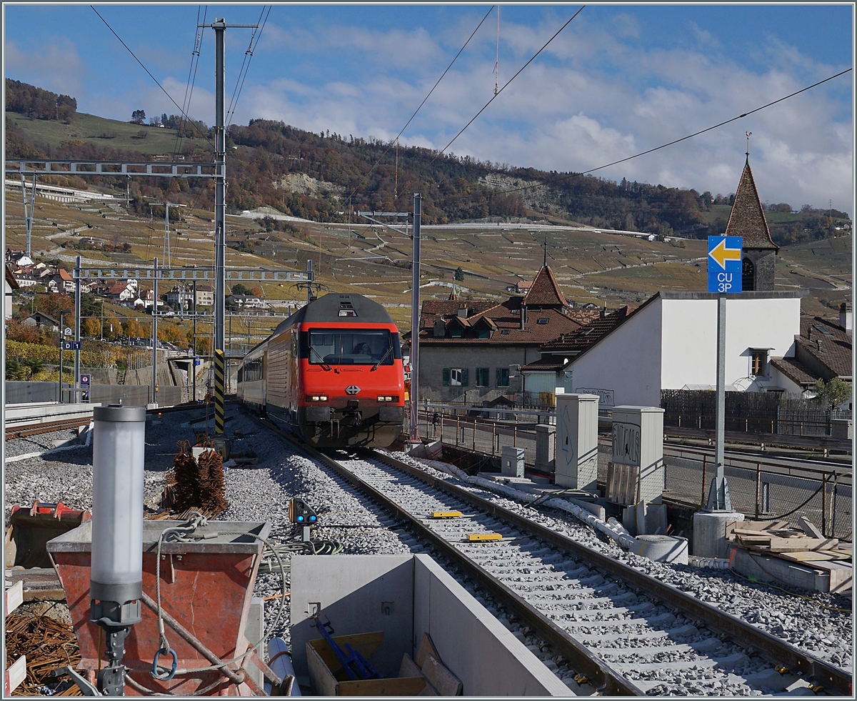 A SBB Re 460 wiht his IR 90 in Cully on the way to Lausanne.

08.11.2021