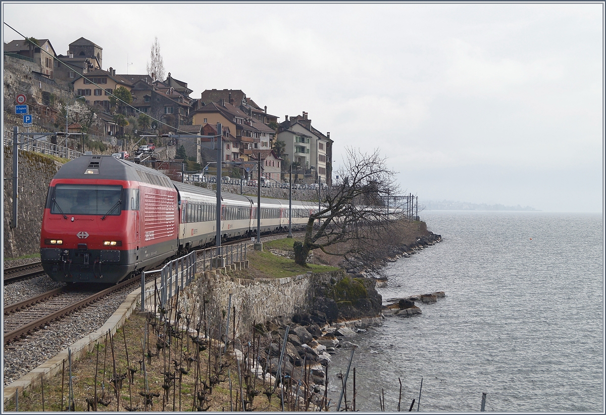 A SBB Re 460 with an IR to Geneva by St Saphorin.
18.03.2018