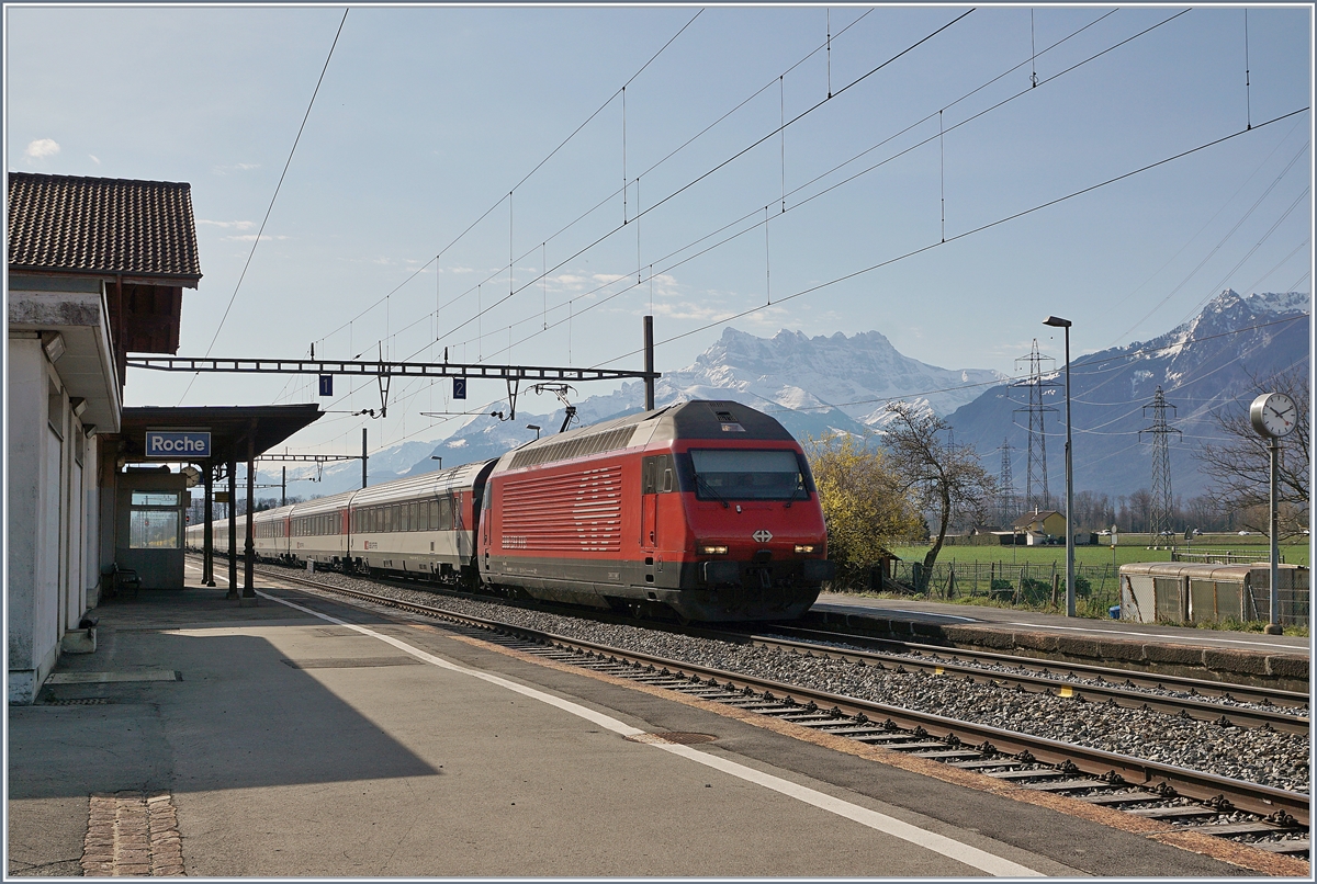 A SBB Re 460 with his IR 90 on the way to Geneva in Roches VD. In the background the  Dents de Midi .

17.03.2020