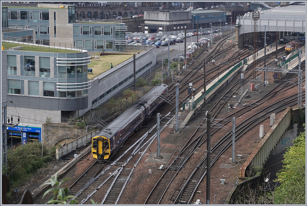 A Scotrail Class 158 in the Edingurgh Waverly Station. 
02.05.2017