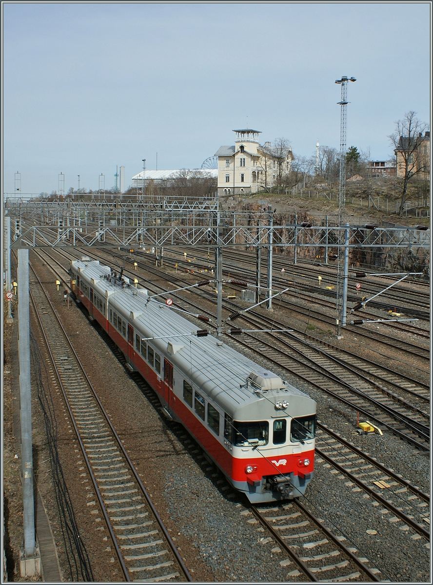 A Sm2 near the Helsinki Main Station. 

30.04.2012