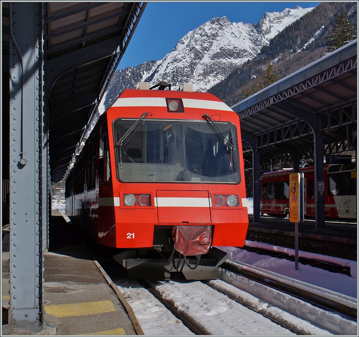 A SNCF TMR M-C BDe 4/8 / Z 800 in Chamonix.
10.02.2015