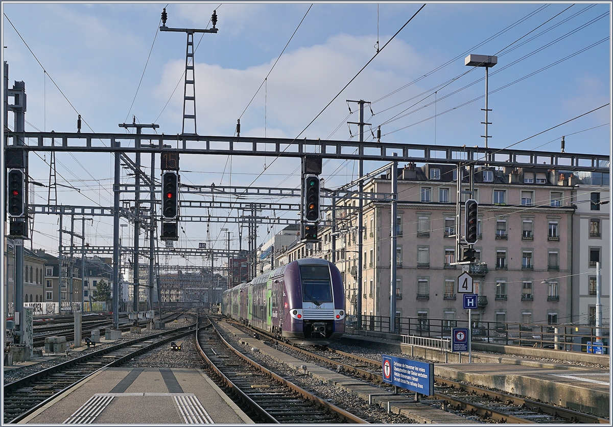 A SNCF Z 24500 Coradia Duplex  Computer Mouse  on the way to Valence is leaving Geneva Main Station.

21.01.2020