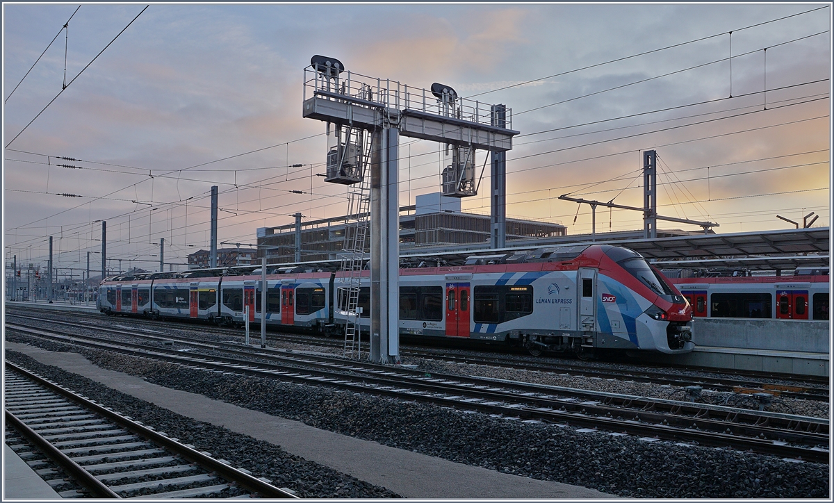 A SNCF Z 31500 (Léman Express) on the early morning in Annemsse. 

21.01.2020