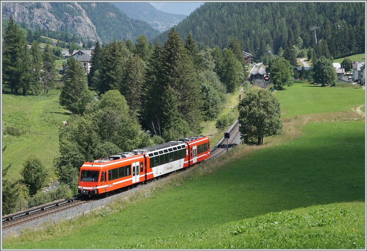 A SNCF Z 850 on the way St Gervais les Bains by Vallorcine.

20.07.2021