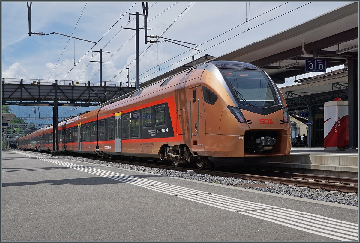 A SOB  Treno Gottardo  on the way to Locarno by his stop in Bellinzona.

23.06.2021