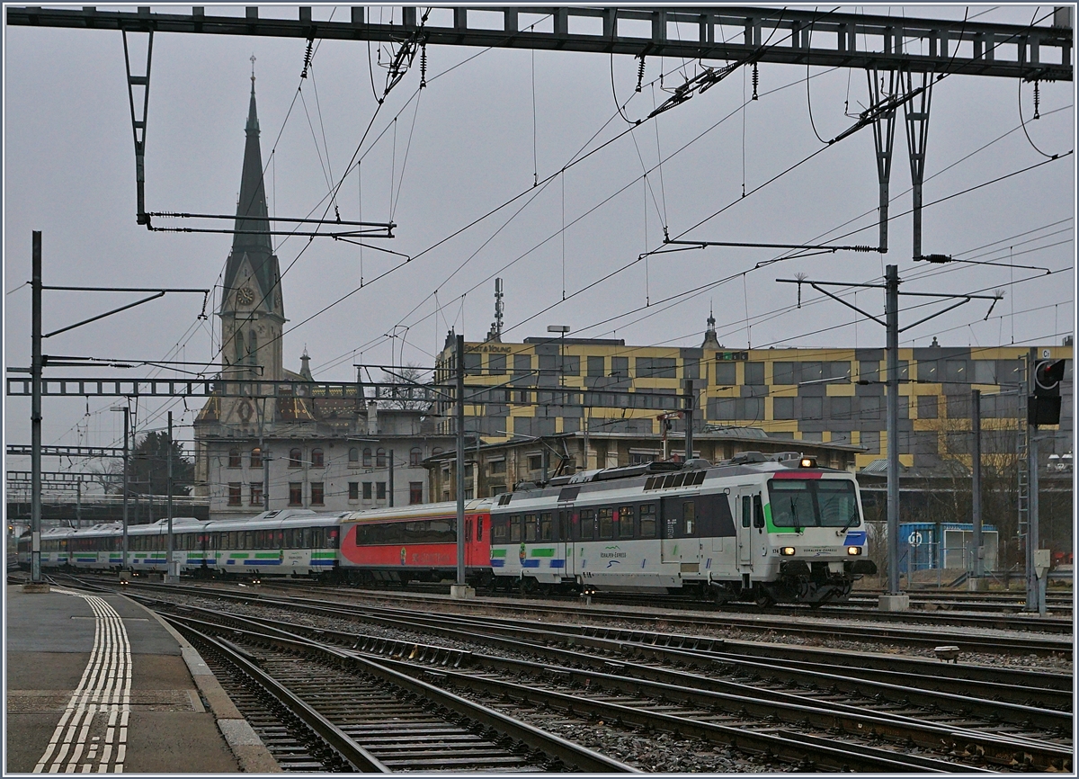 A SOB Voralpenexpress VAE is arriving at St Gallen.
17.03.2017