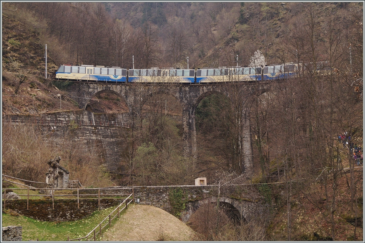 A SSIF Treno Panoramico on the Graglia - Bridge between Trontano and Verigo.
3. April 2014